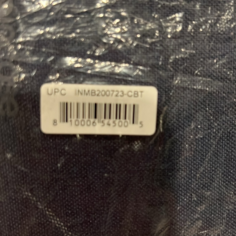 Incase Textured Hardshell  - MacBook Pro 16 Inch Case NWT - Picture 2 of 4